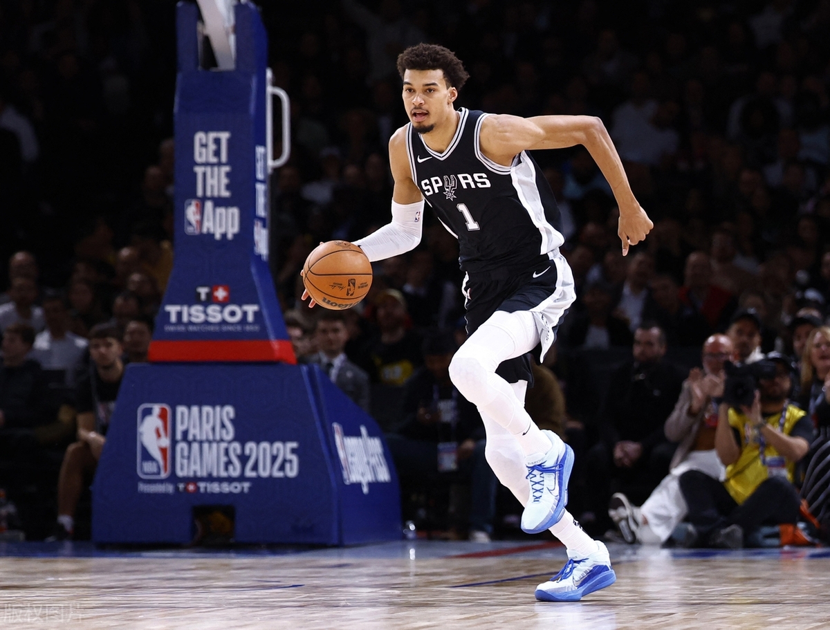 马刺横扫步行者,艾顿送出助攻 马刺横扫步行者,艾顿送出助攻