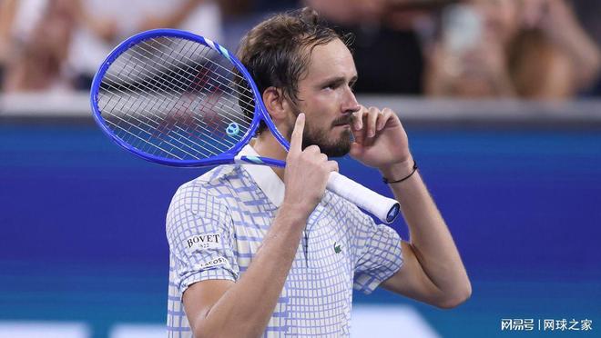 米兰体育-欧洲网球队绝地反击法国网球队,梅德韦杰夫送出助攻