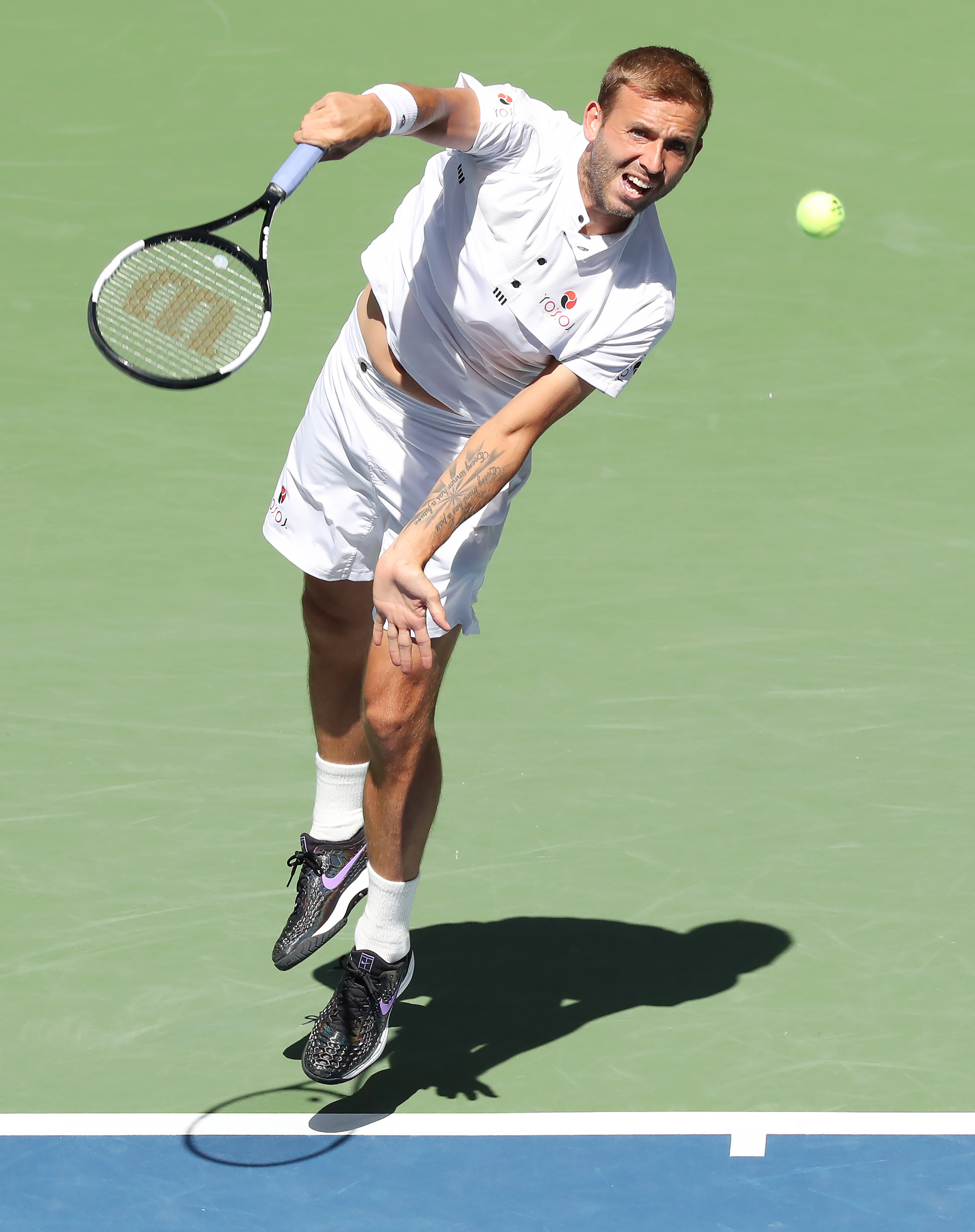 意大利网球队血洗英国网球队,费德勒三分雨点燃全场 意大利网球队血洗英国网球队,费德勒三分雨点燃全场