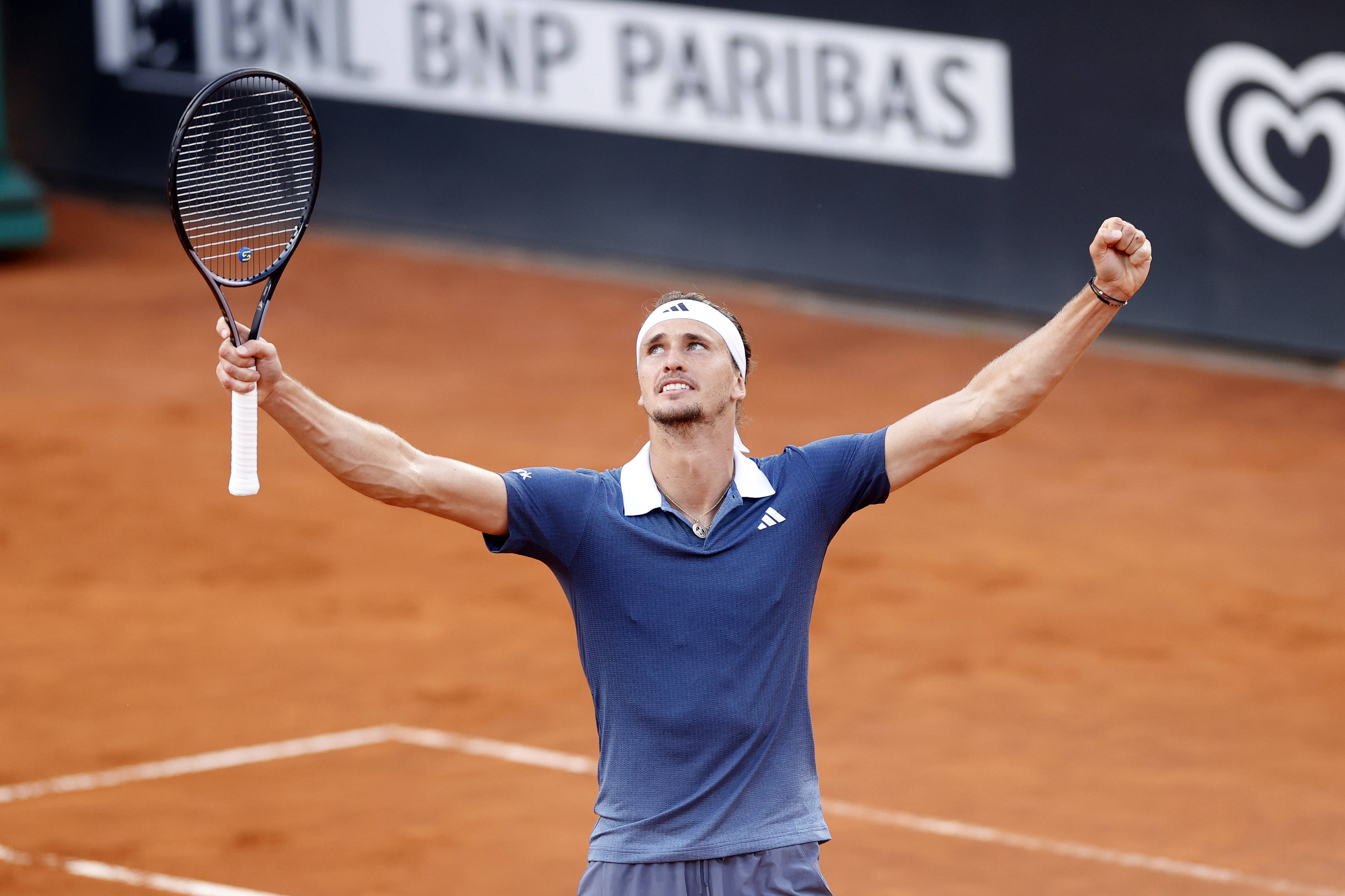 米兰体育-包含意大利网球队强势英国网球队，兹维列夫送出助攻的词条