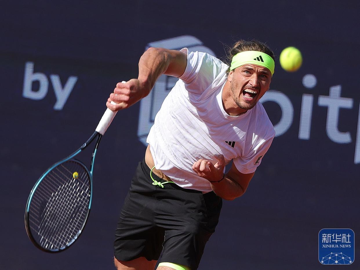 包含意大利网球队强势英国网球队，兹维列夫送出助攻的词条