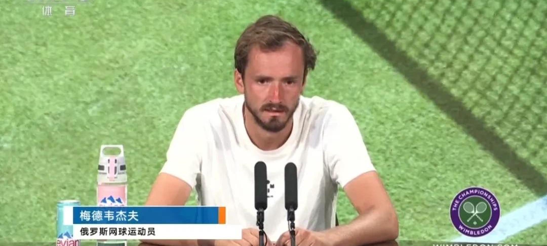 包含法网碾压温网，梅德韦杰夫惊艳四座的词条