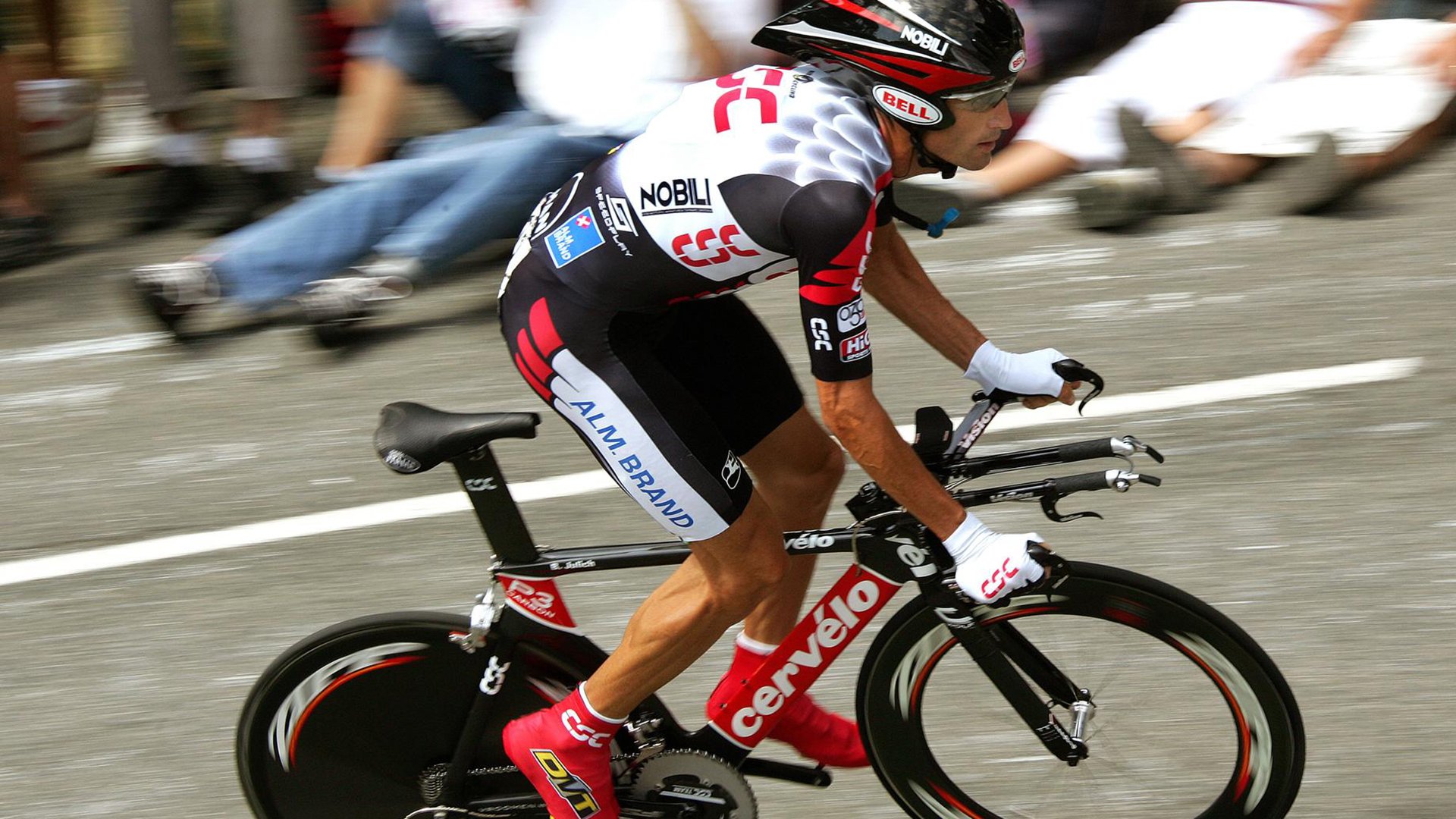 文班亚马的空中统治，当未来巨星在老鹰与湖人的对决中定义压制级