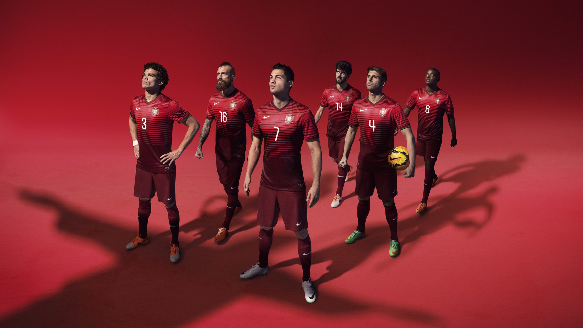 米兰体育-绿茵场与乒乓台的双重奏，葡萄牙轻取波兰，林高远统治全场