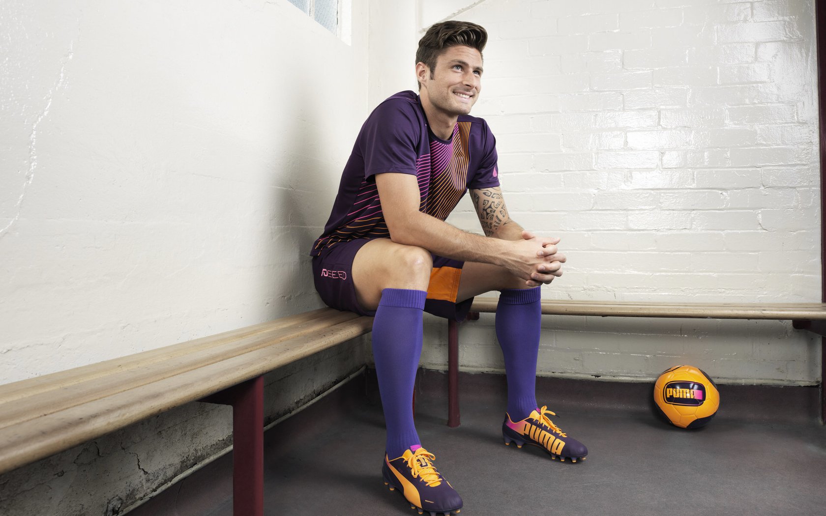 冷焰与热浪，日本绝杀瑞典之夜，奥恰洛夫如何点燃沉默的赛场